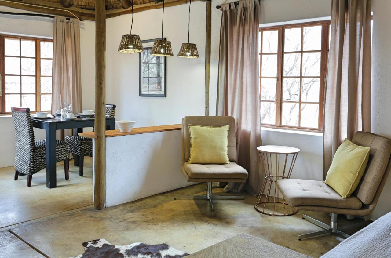 Tusk Bush Lodge Marloth Park Ngoại thất bức ảnh