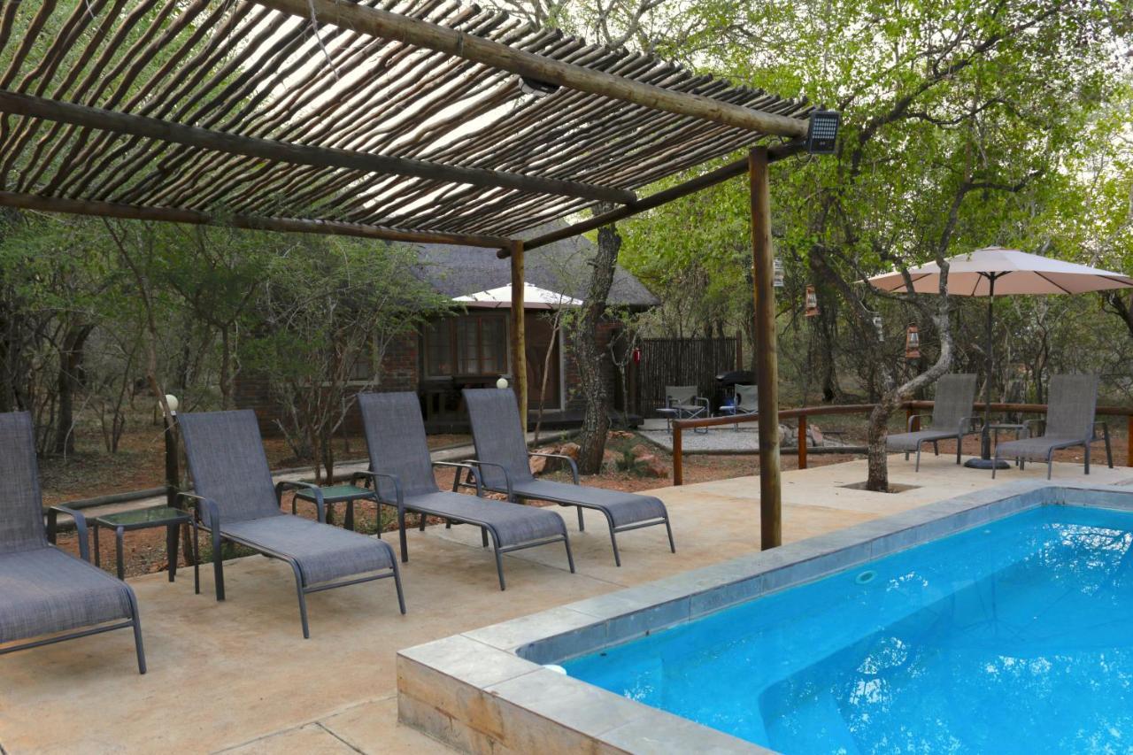 Tusk Bush Lodge Marloth Park Ngoại thất bức ảnh