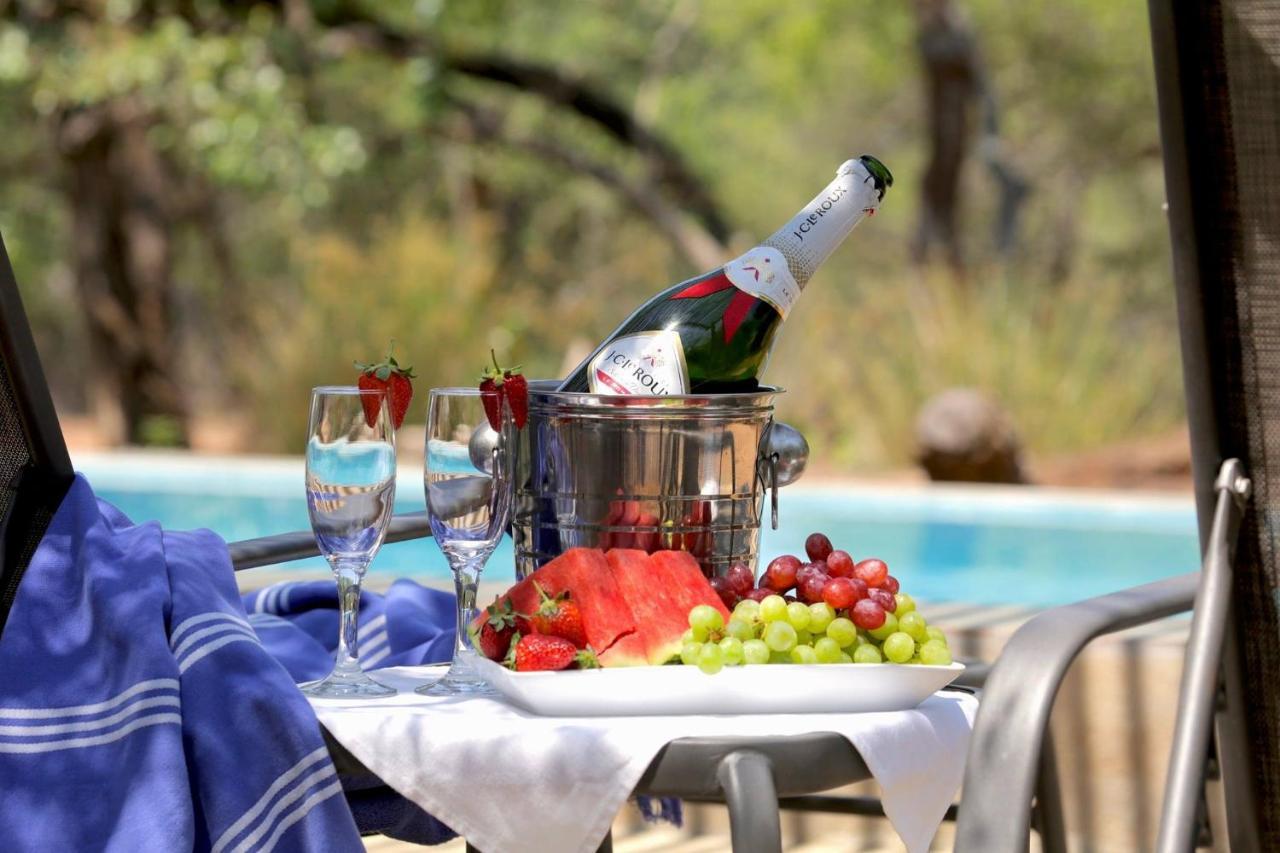 Tusk Bush Lodge Marloth Park Ngoại thất bức ảnh