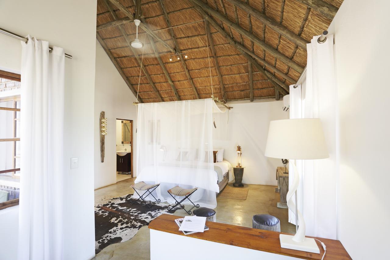 Tusk Bush Lodge Marloth Park Ngoại thất bức ảnh